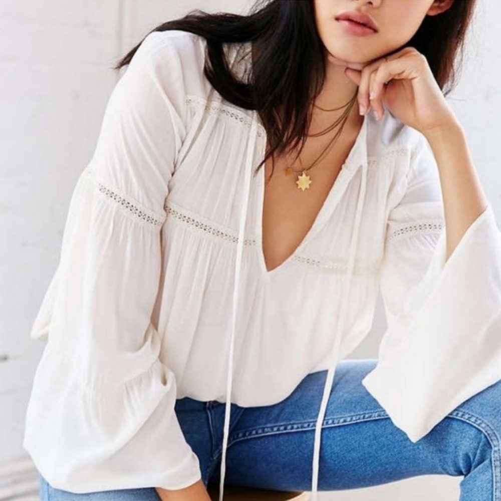 Kimchi Blue Urban Outfitters Semi-Sheer Bell Sleeve Boho Blouse Size XS Cream